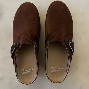 Like new Dansko clogs